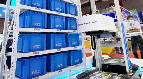 打通產(chǎn)線與倉儲物流自動化，斯坦德機器人亮相華南國際工業(yè)博覽會