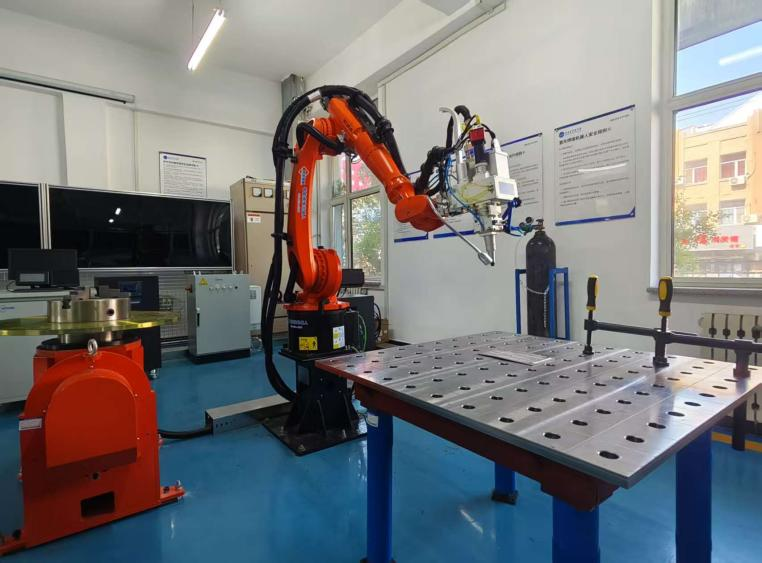 聚力前沿智造，培養卓越工匠——哈爾濱華德學院焊接工作站設備升級引領育人新篇